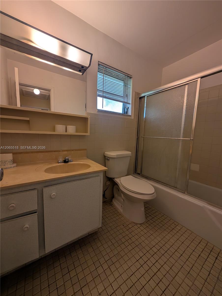 900 Tallwood Ave # 305