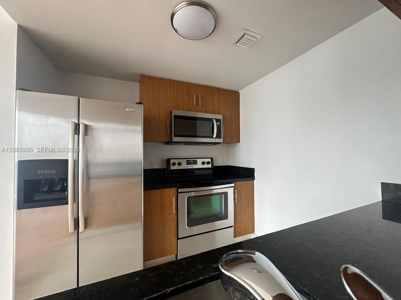 601 NE 23rd St Unit: PH02