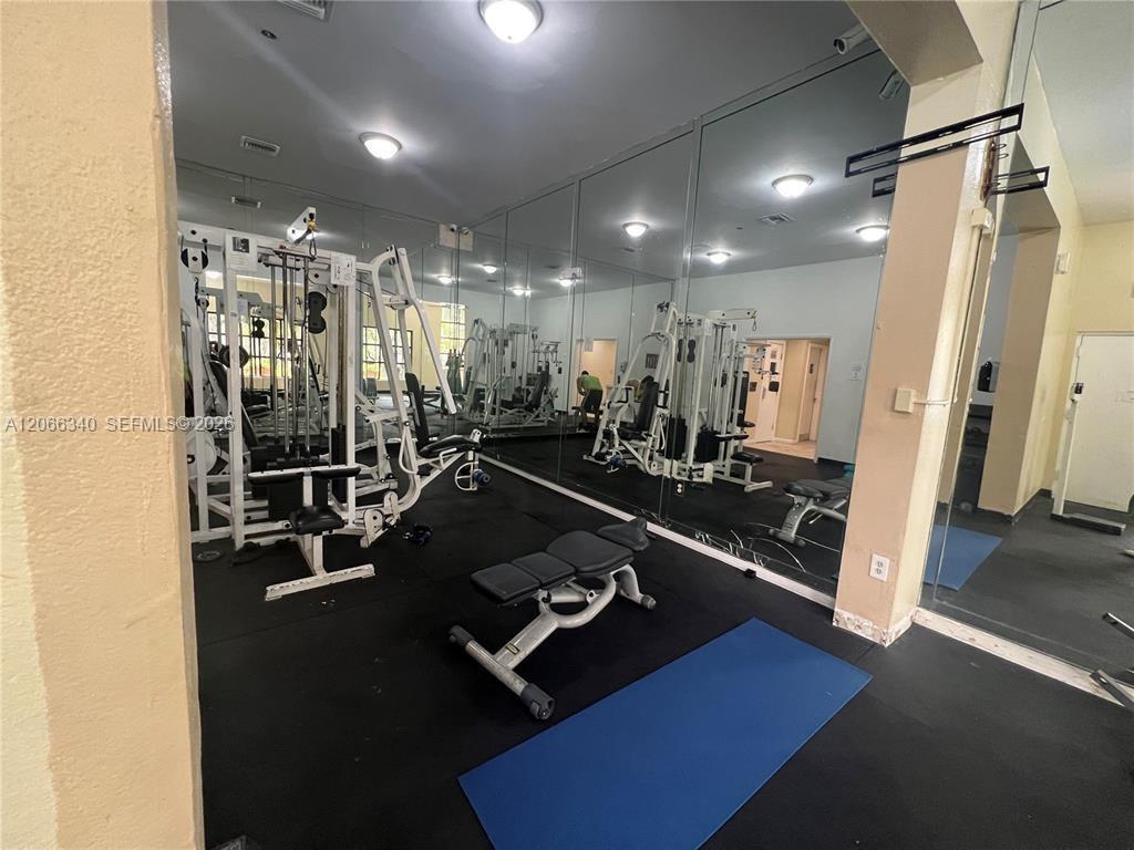 2445 SW 18th Ter # 807