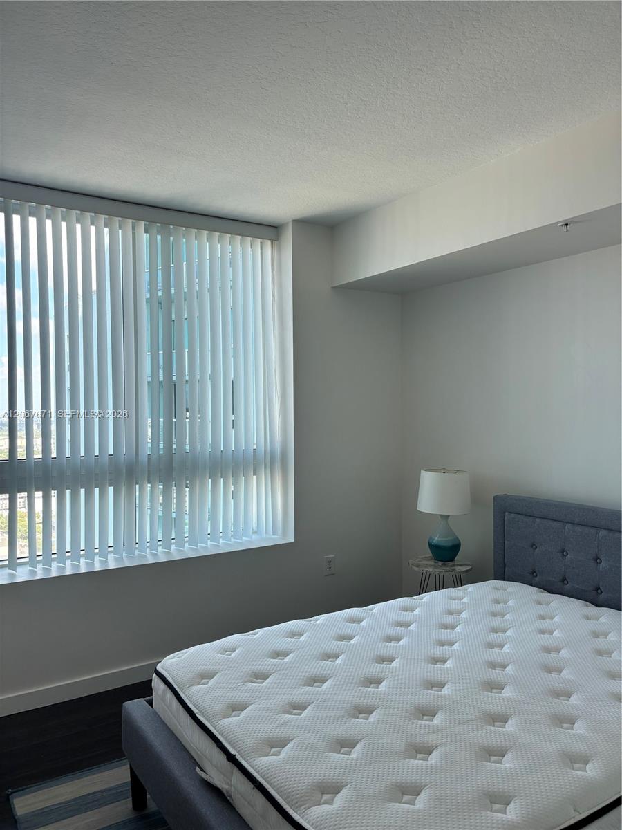 1900 N Bayshore Dr # 4011