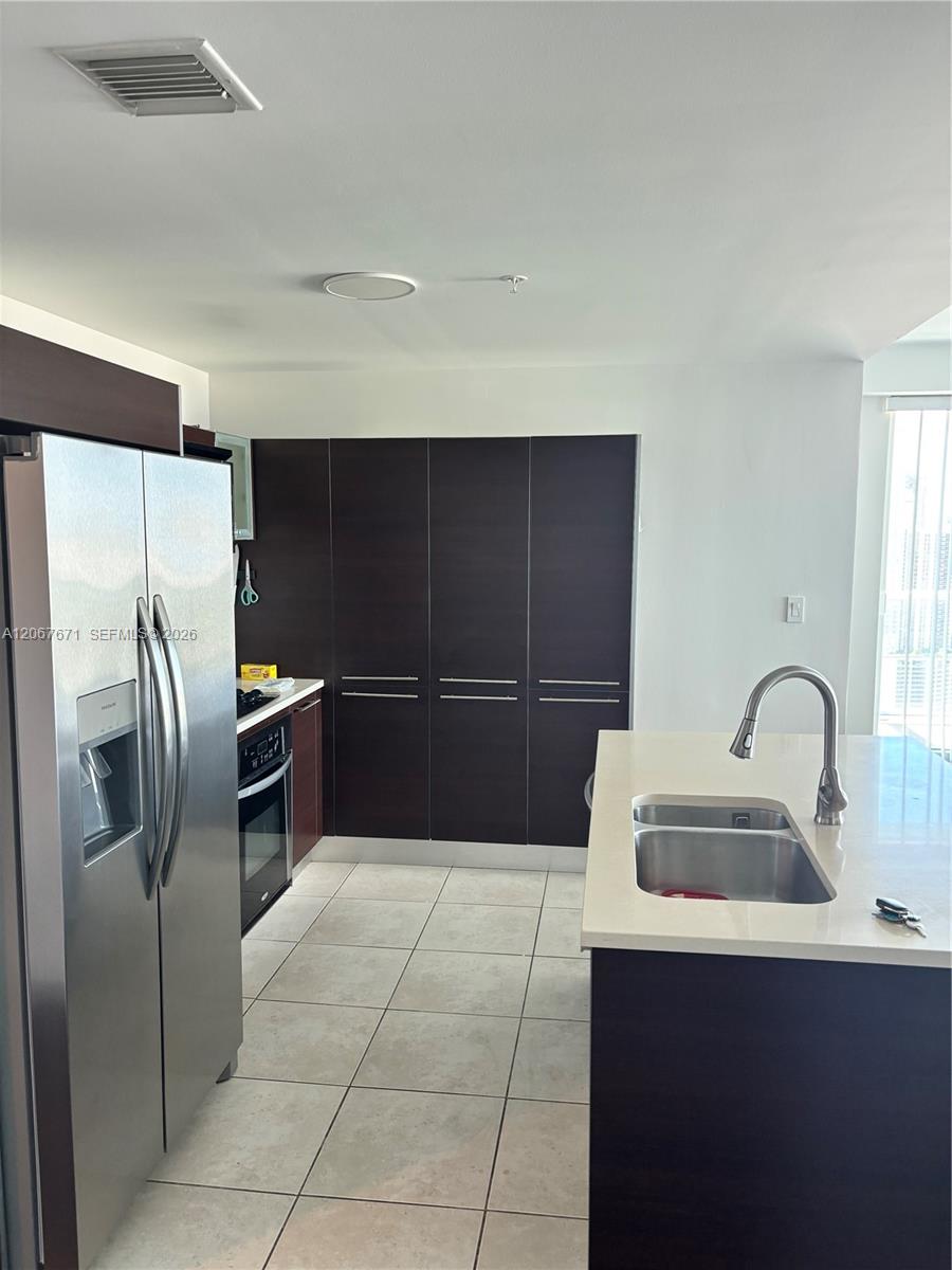 1900 N Bayshore Dr # 4011