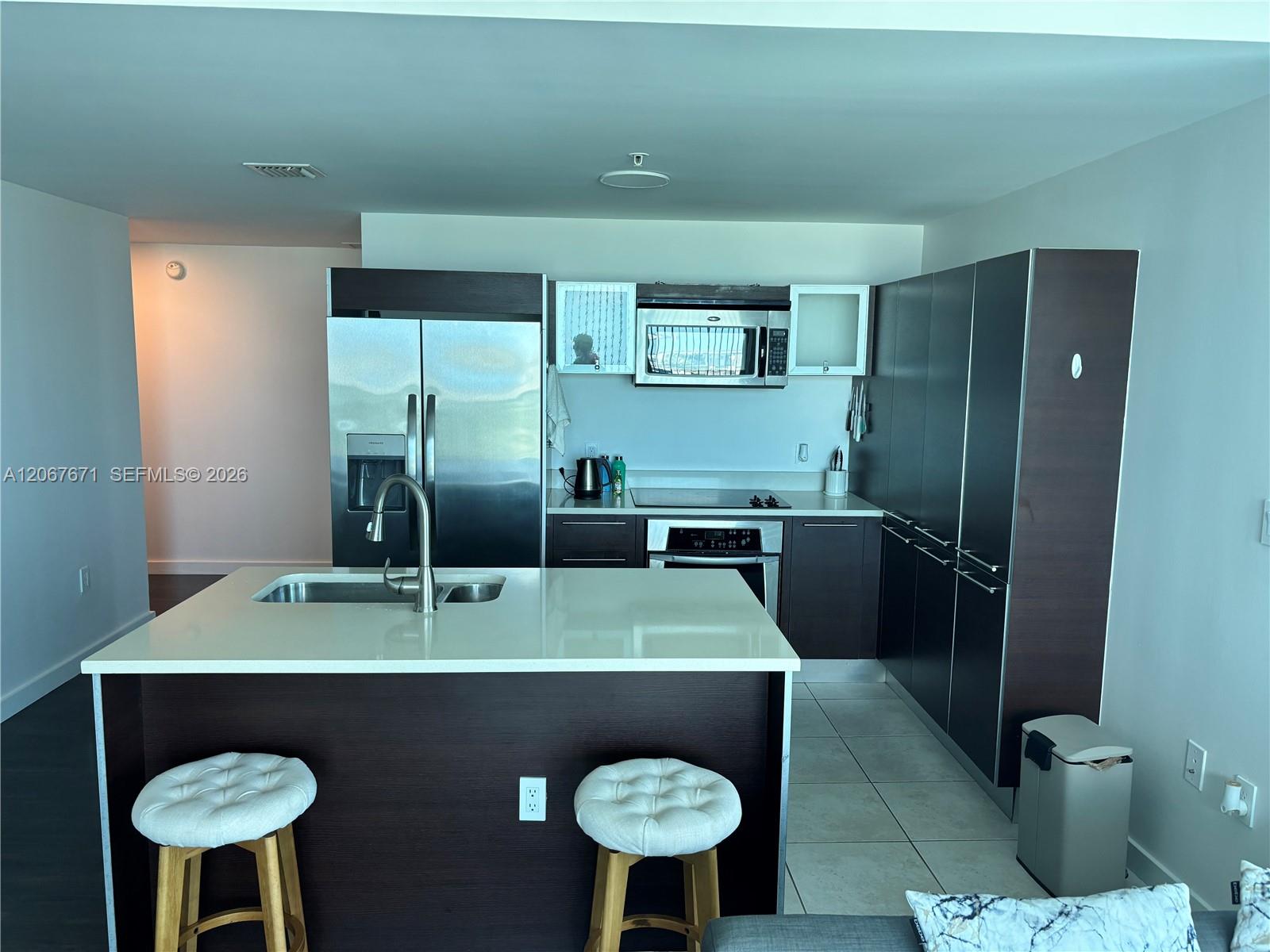 1900 N Bayshore Dr # 4011
