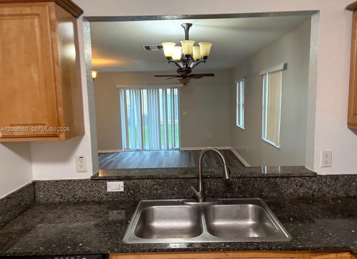 6623 Winfield Blvd # 4 Unit: 9-4