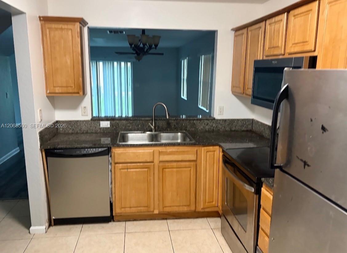 6623 Winfield Blvd # 4 Unit: 9-4
