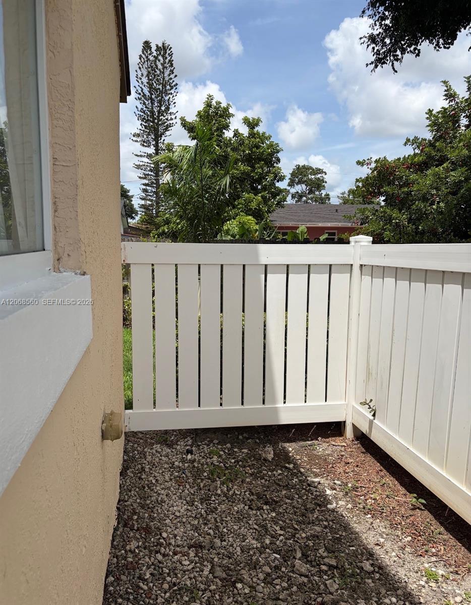 6623 Winfield Blvd # 4 Unit: 9-4