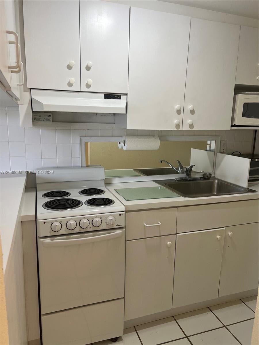 1255 Collins Ave # 705