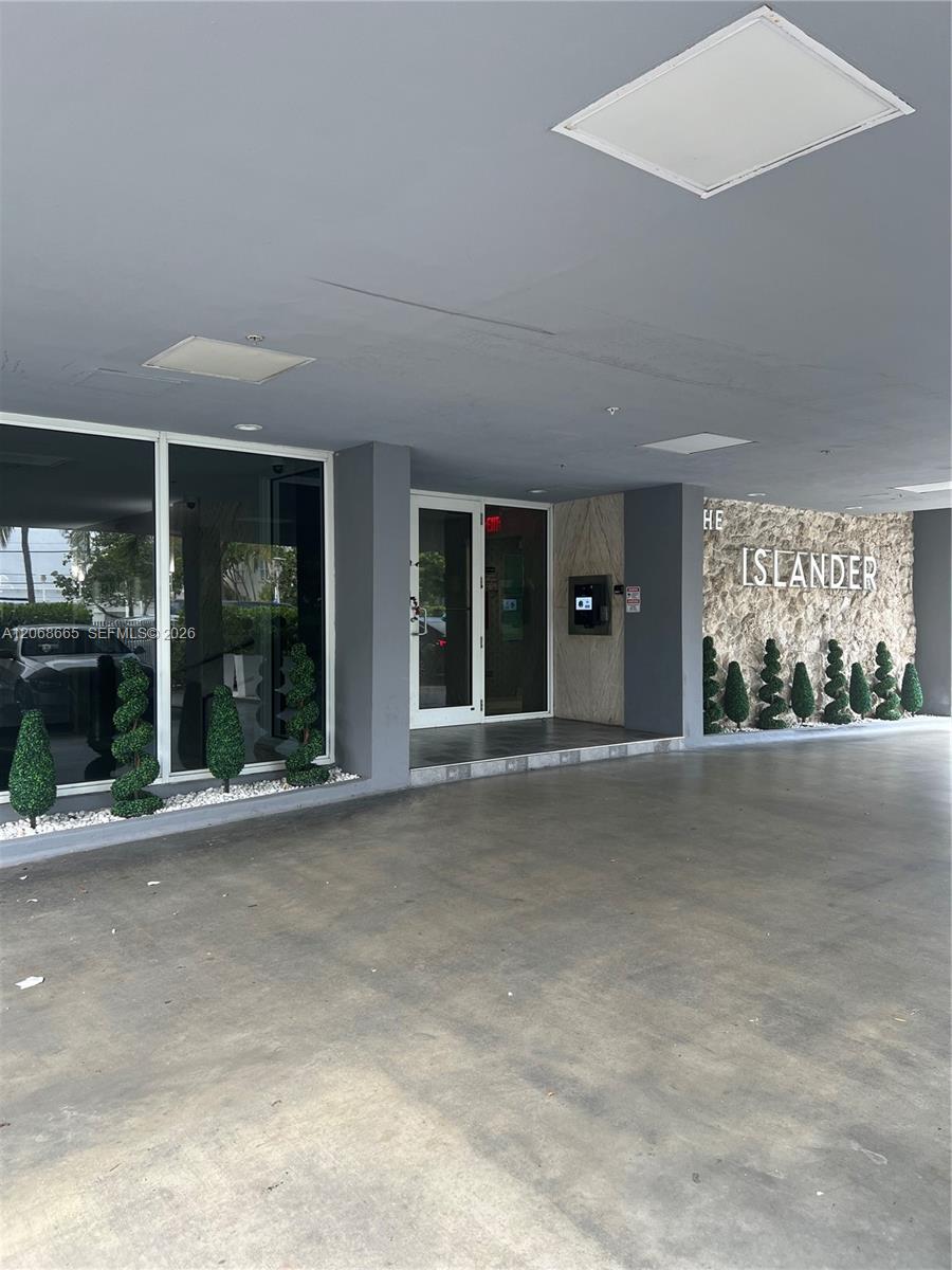 1255 Collins Ave # 705