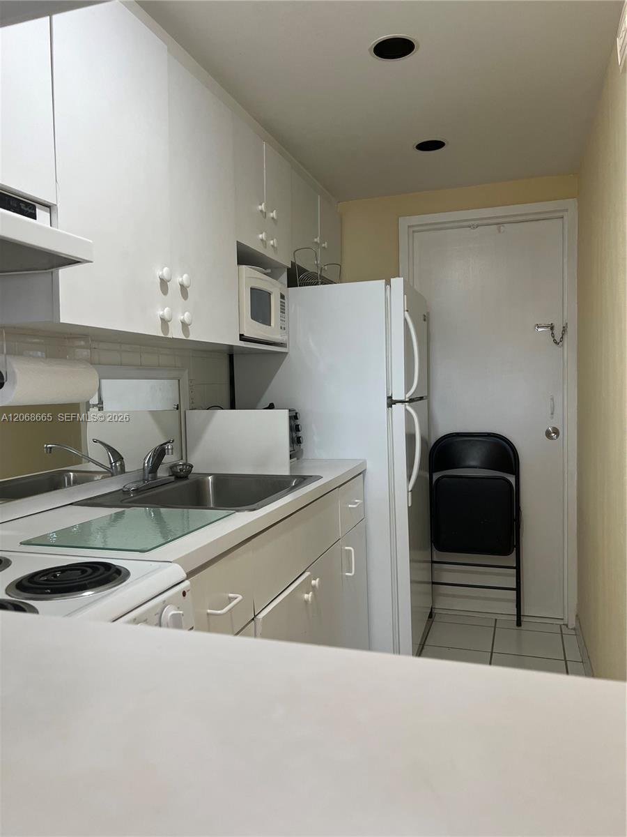 1255 Collins Ave # 705