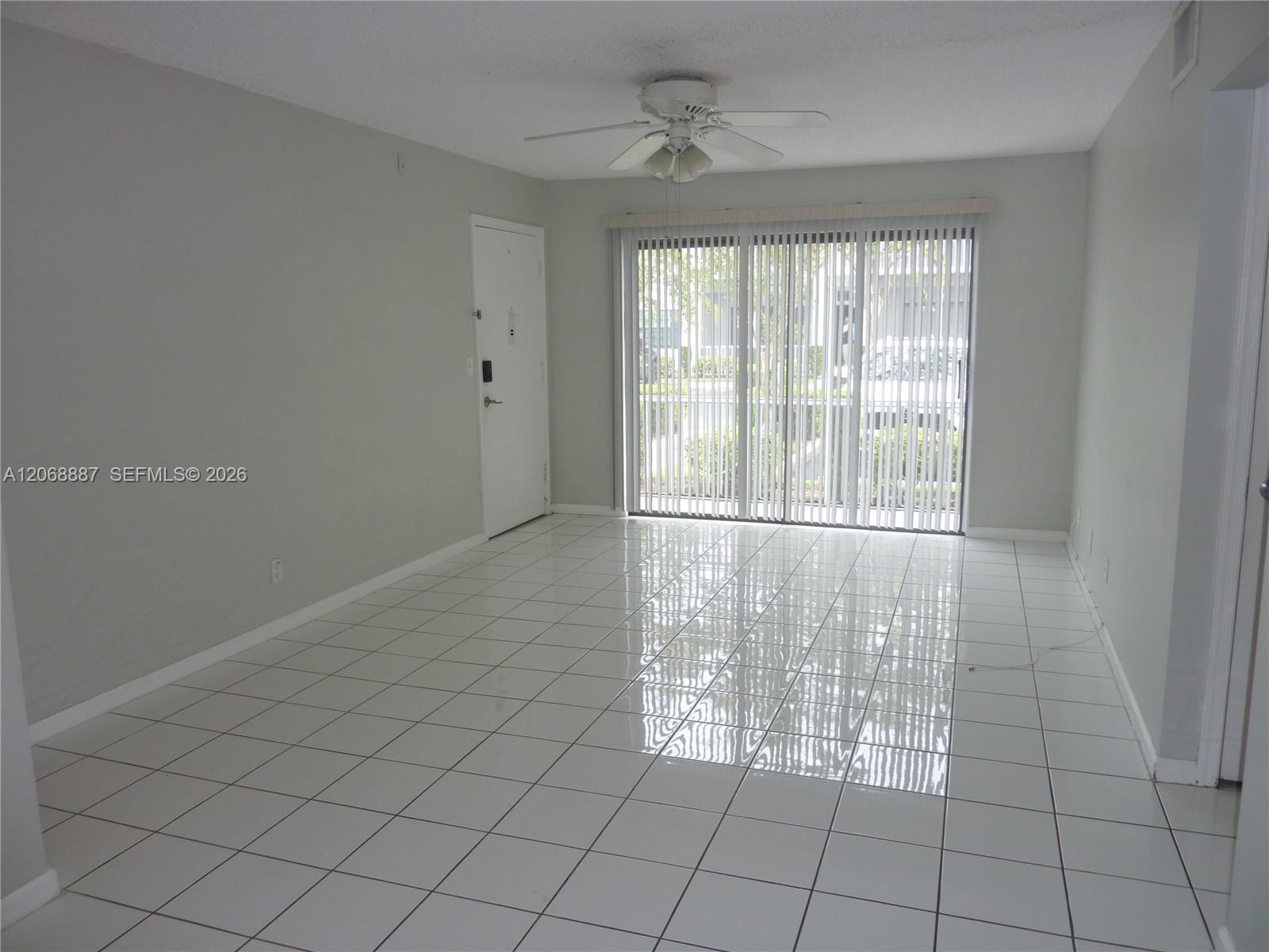180 Cypress Club Dr # 811