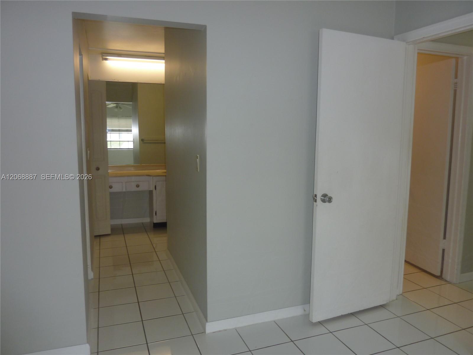 180 Cypress Club Dr # 811