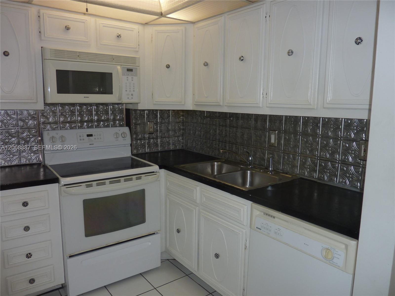 180 Cypress Club Dr # 811