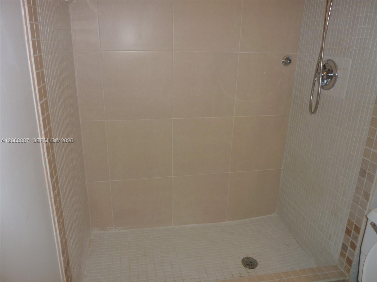 180 Cypress Club Dr # 811