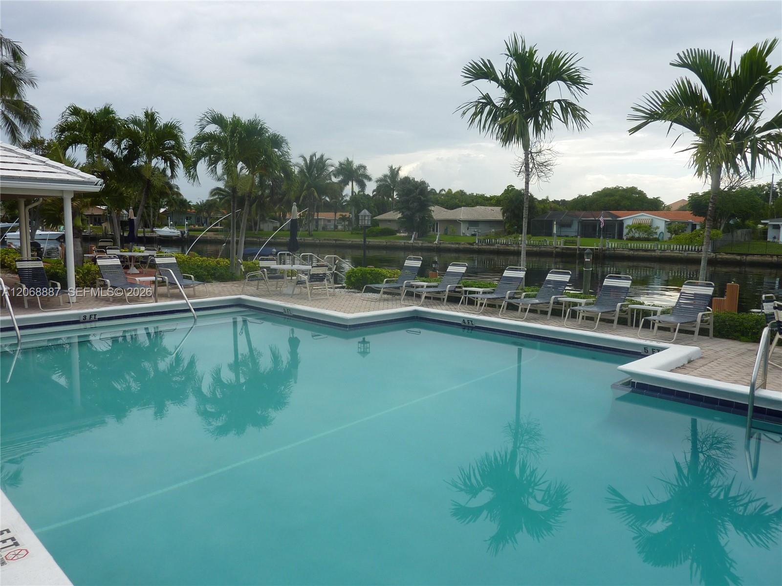 180 Cypress Club Dr # 811