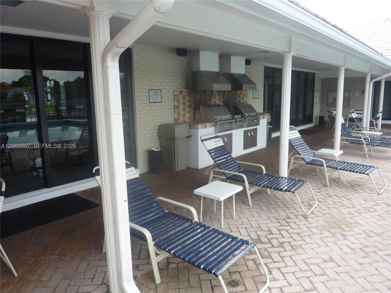 180 Cypress Club Dr # 811