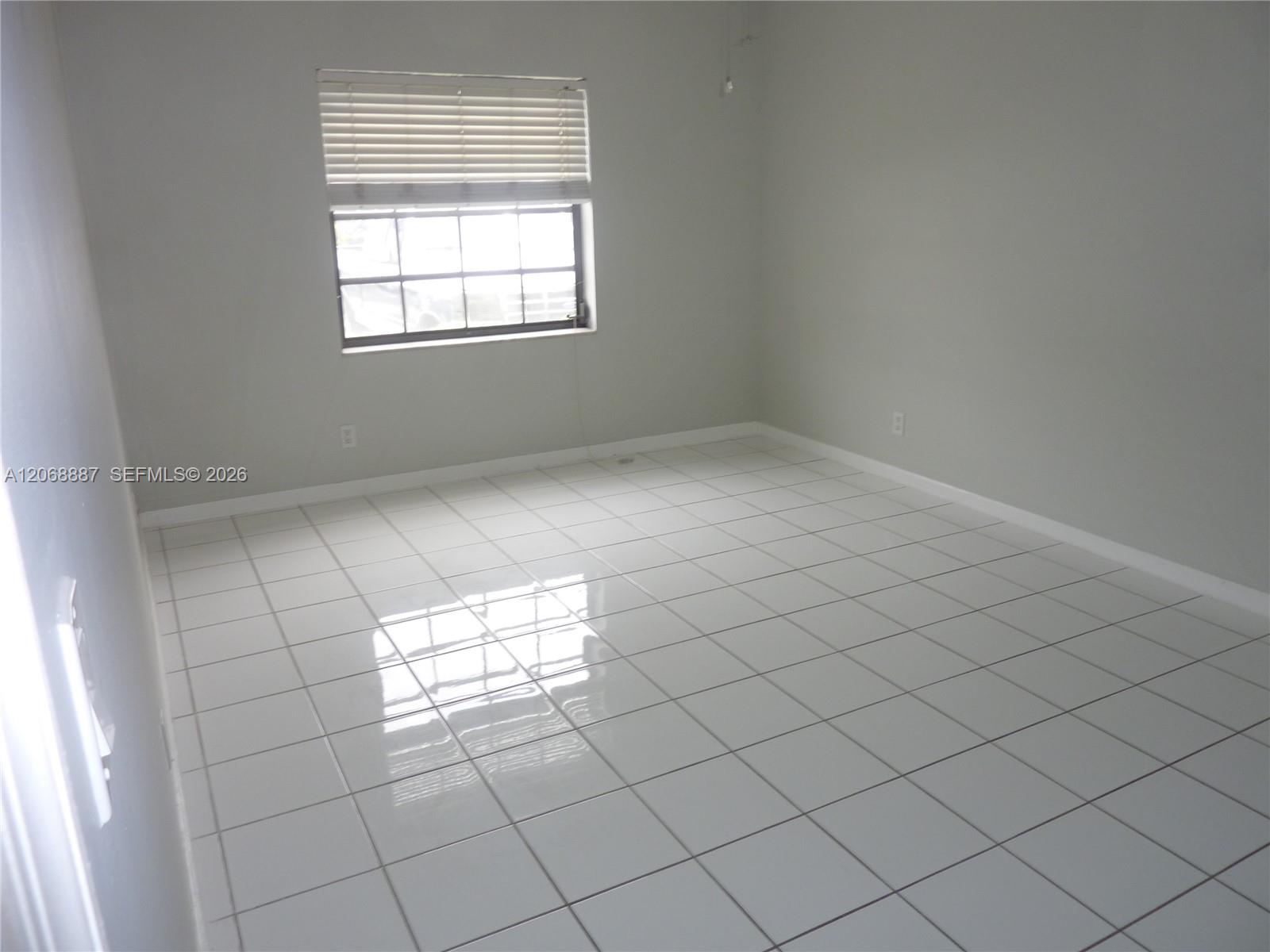 180 Cypress Club Dr # 811