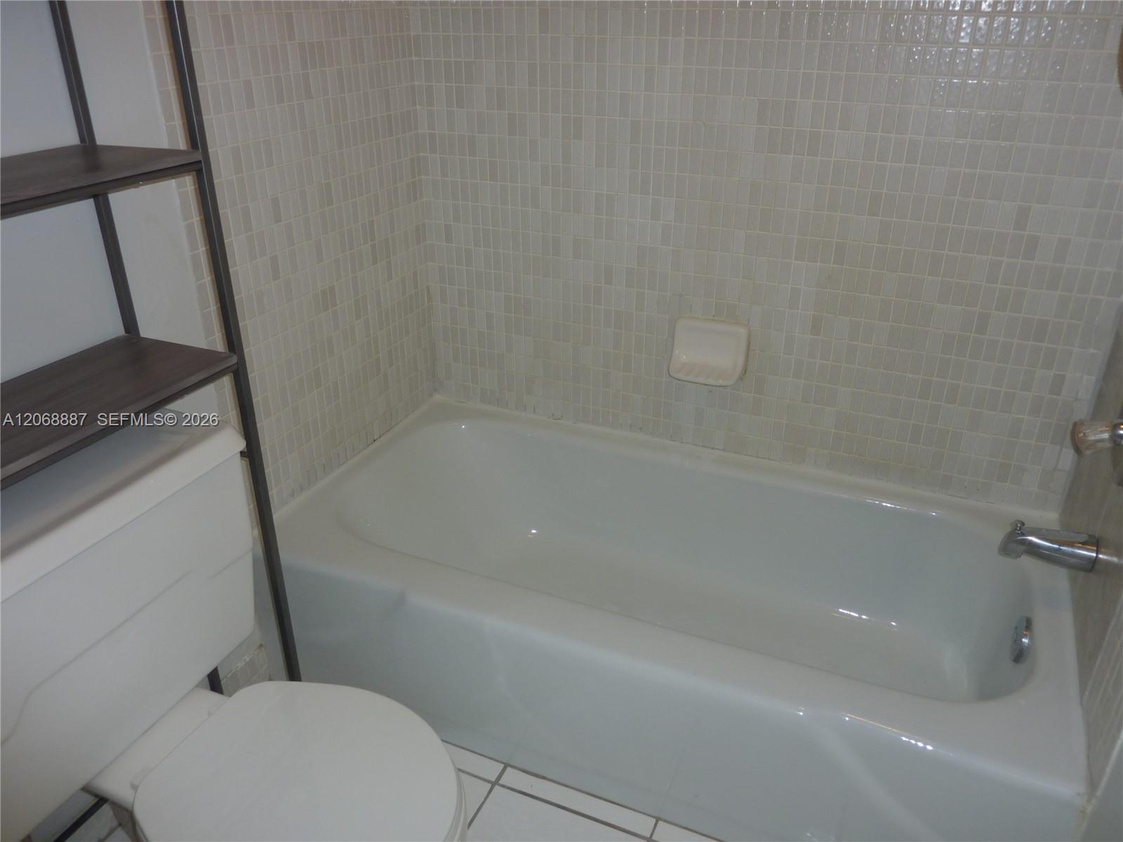180 Cypress Club Dr # 811
