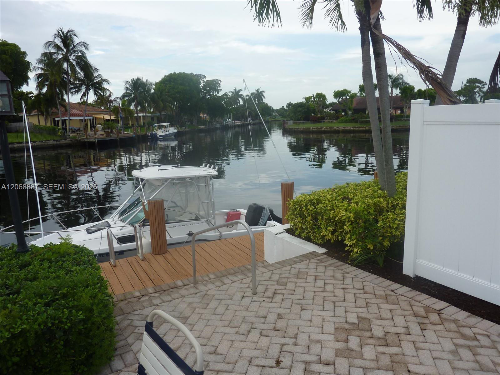 180 Cypress Club Dr # 811