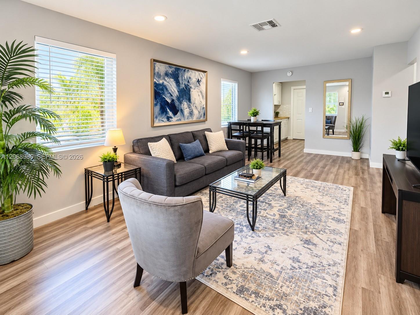 1352 Holly Heights Dr