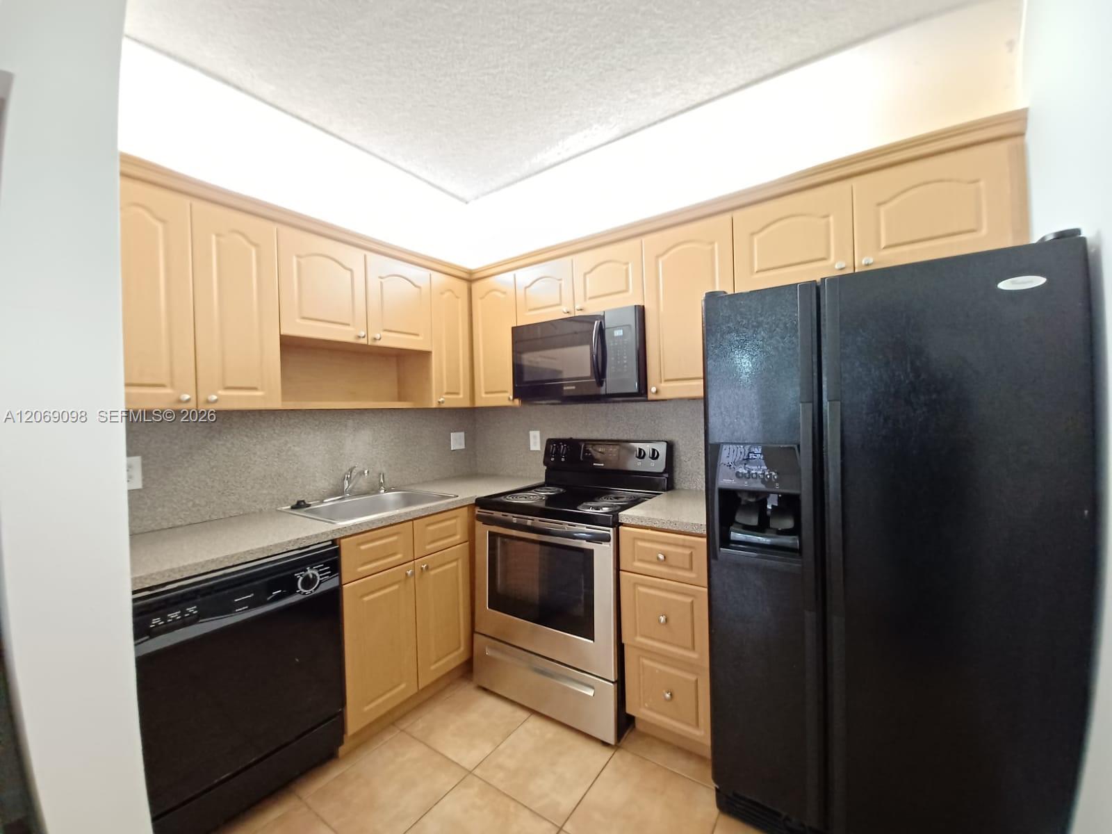 11120 Royal Palm Blvd # 10 Unit: 4-10