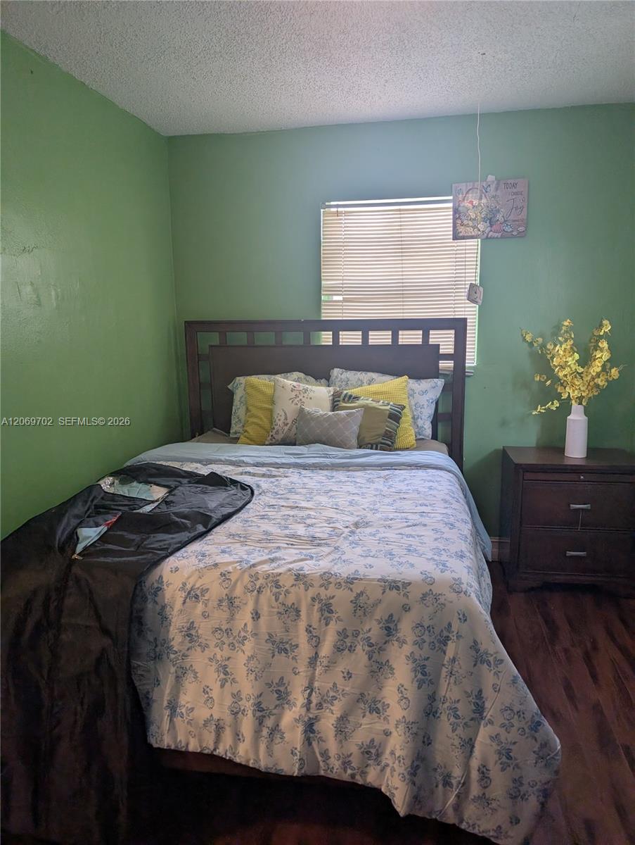 560 NW 184th Ter
