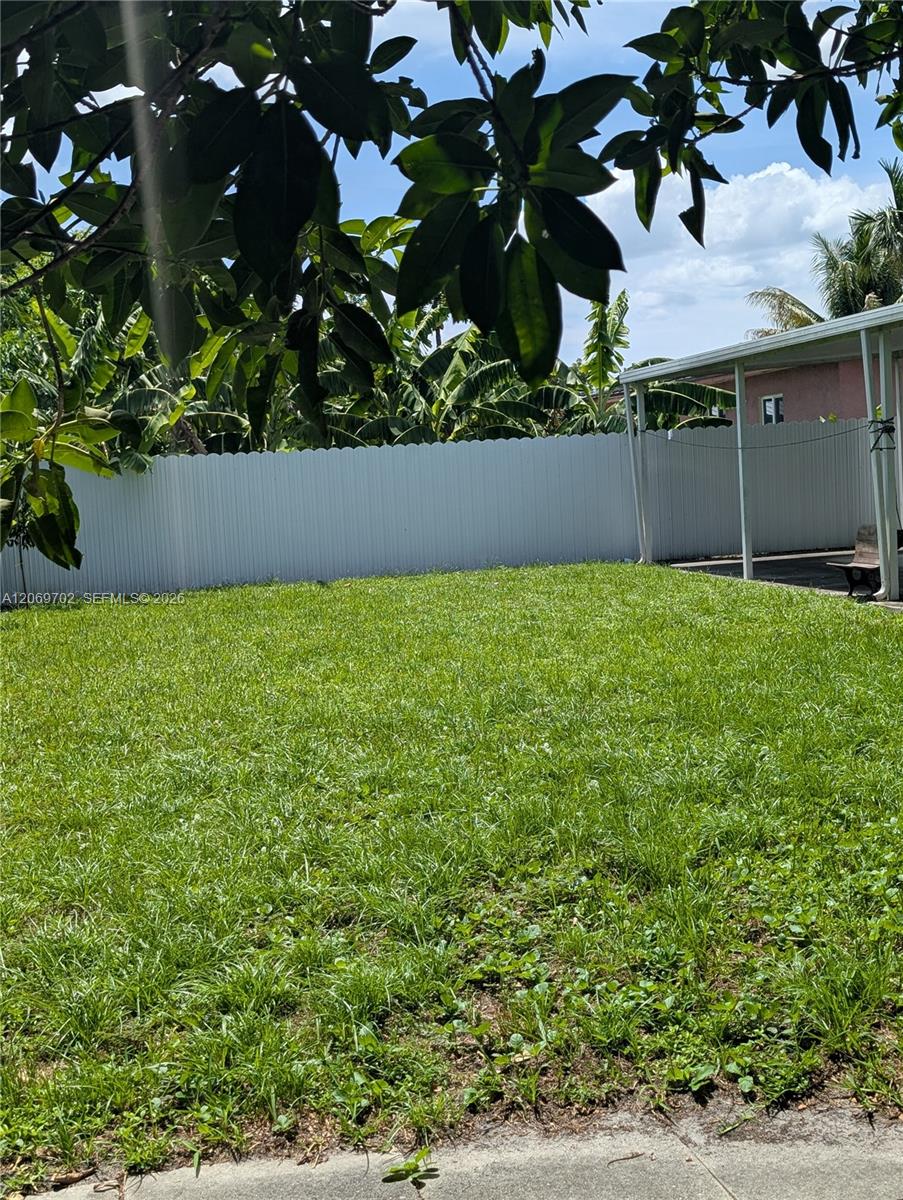 560 NW 184th Ter