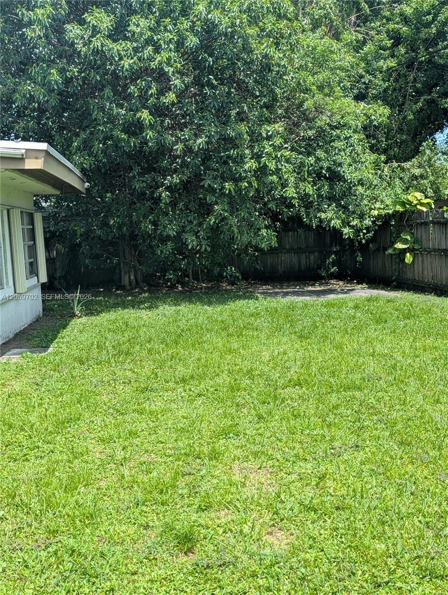 560 NW 184th Ter