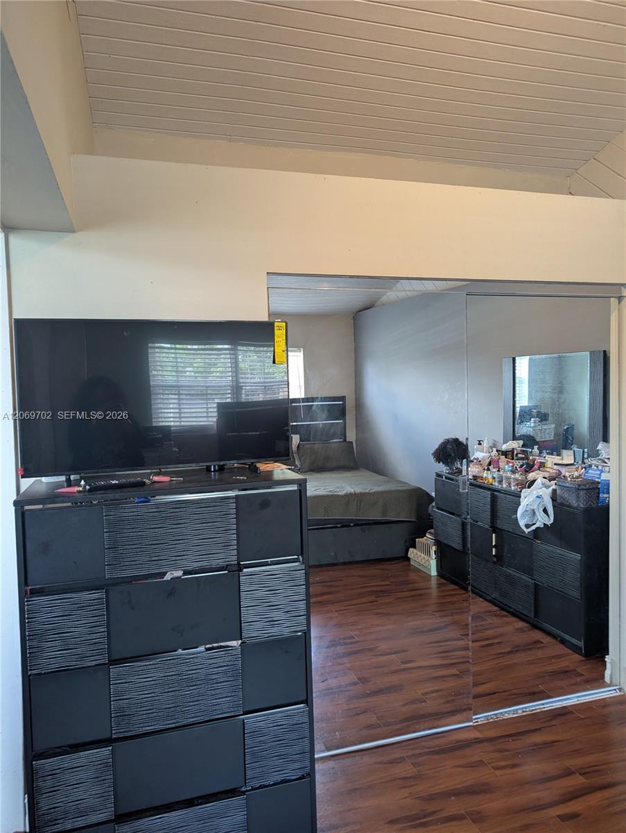 560 NW 184th Ter