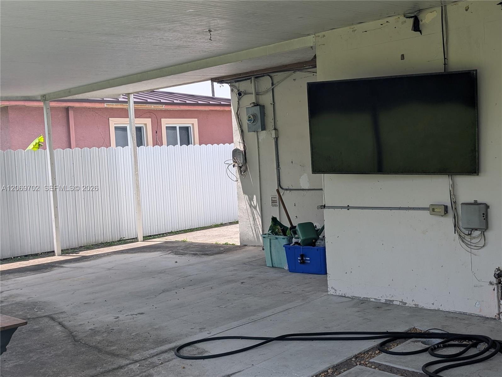 560 NW 184th Ter