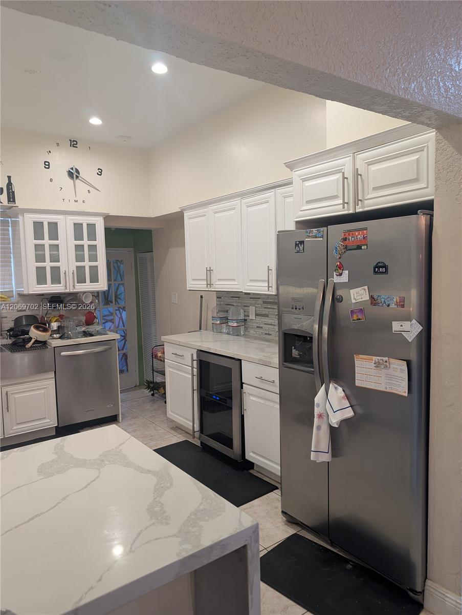 560 NW 184th Ter