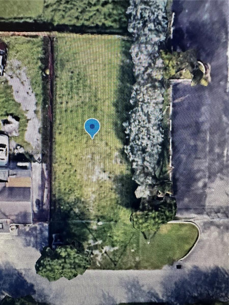 325 NW 4th St