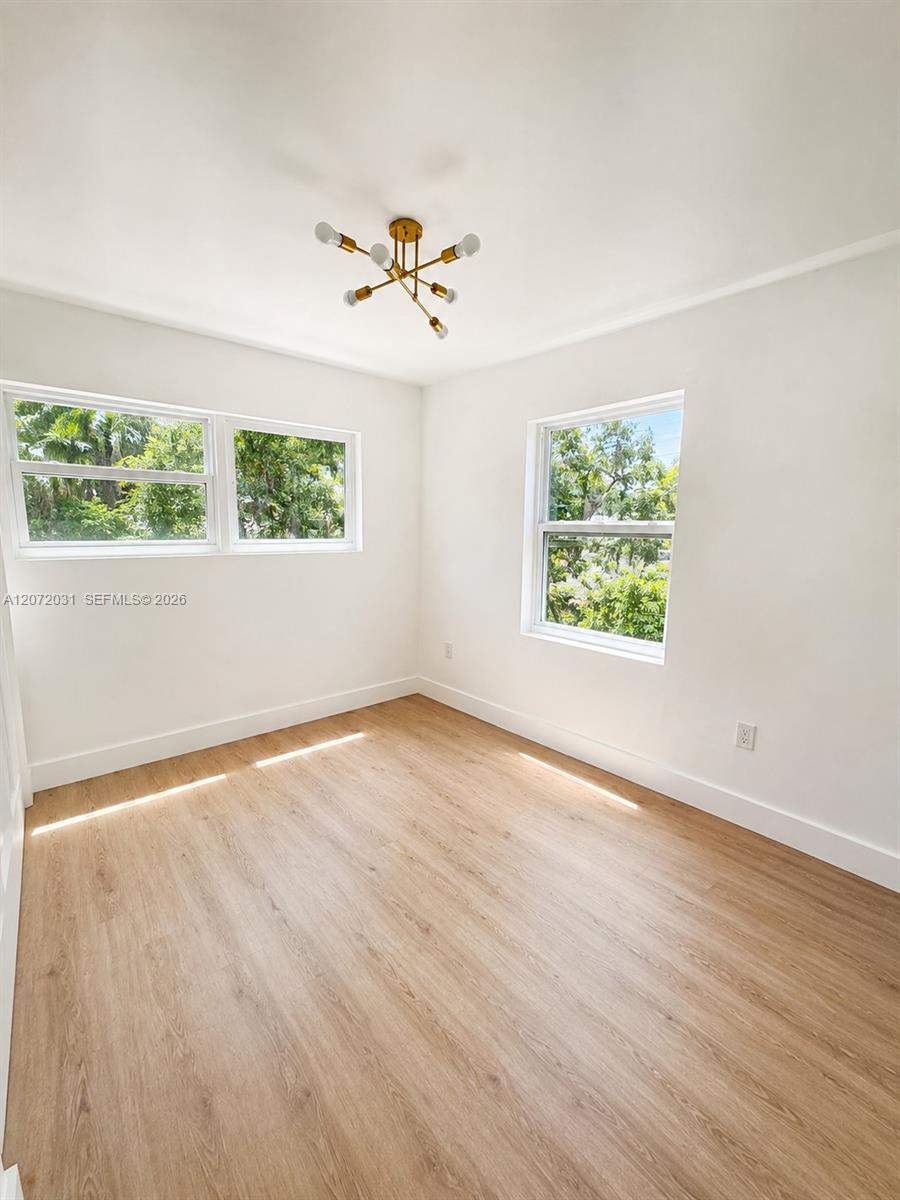 1870 NE 154th Ter