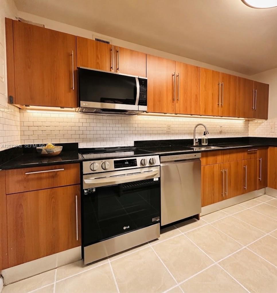 3000 S Ocean Dr # 1218