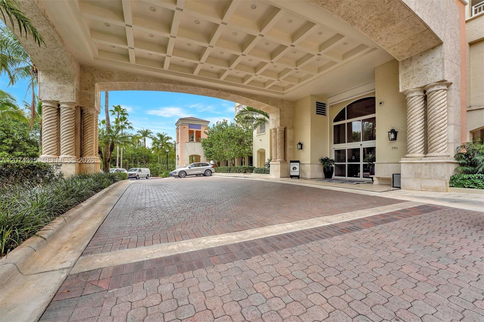 791 Crandon Blvd # 301