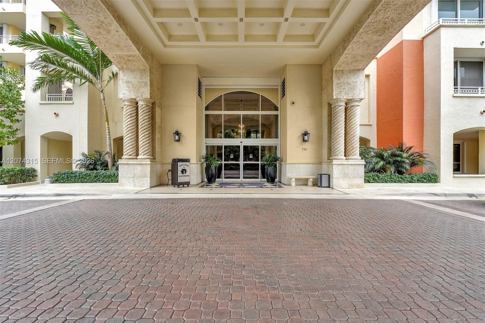 791 Crandon Blvd # 301