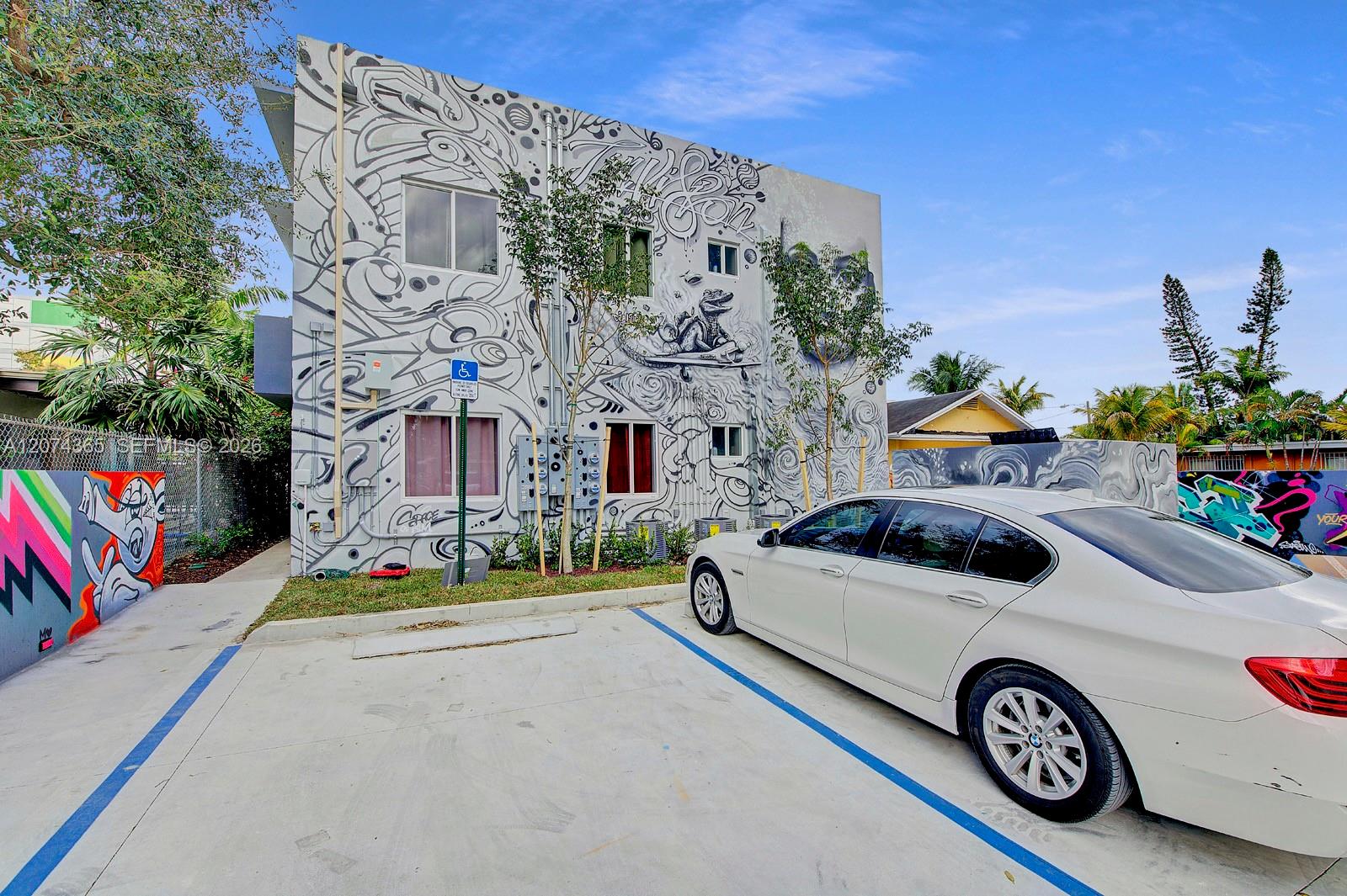 346 NW 35th St # 3