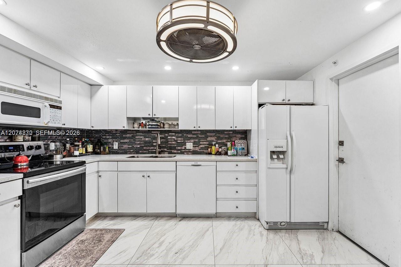 1370 S Ocean Blvd # 1206