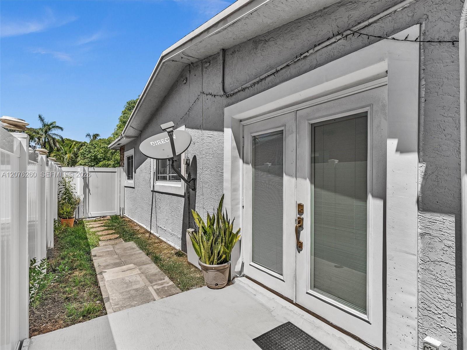 6520 SW 7th Ct