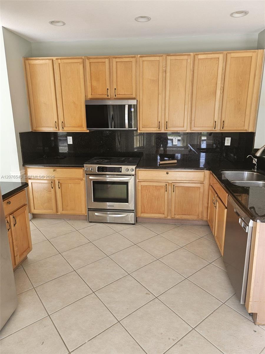 1072 NW 139th Ter