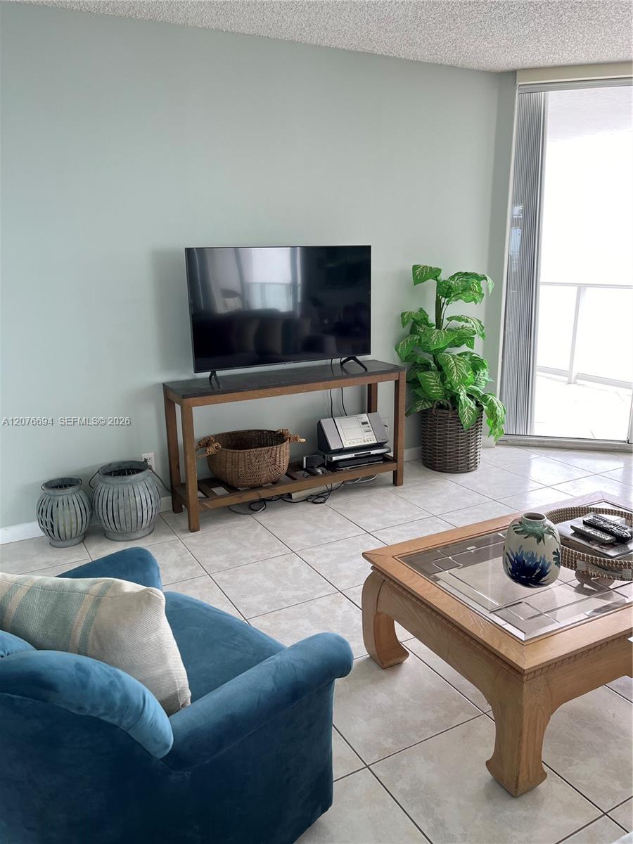 16485 Collins Ave # 2538