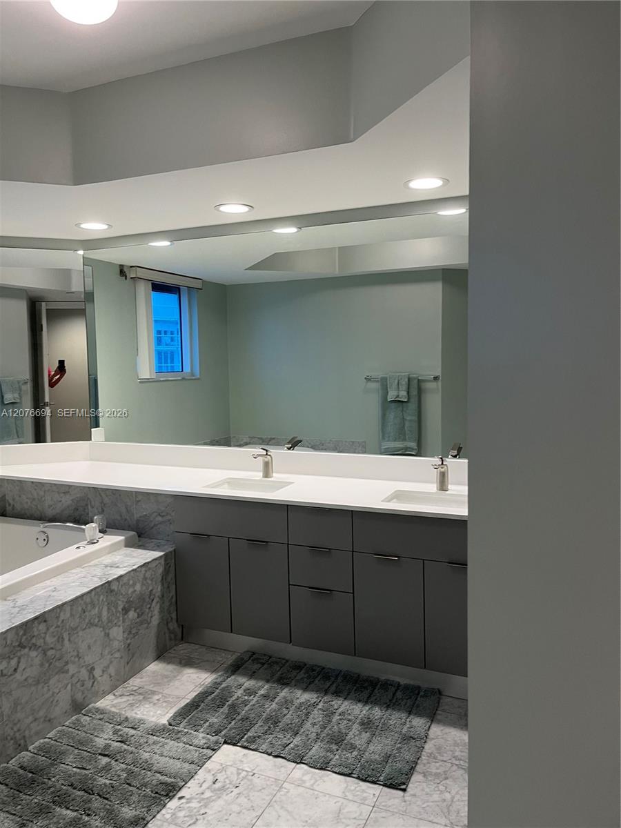 16485 Collins Ave # 2538