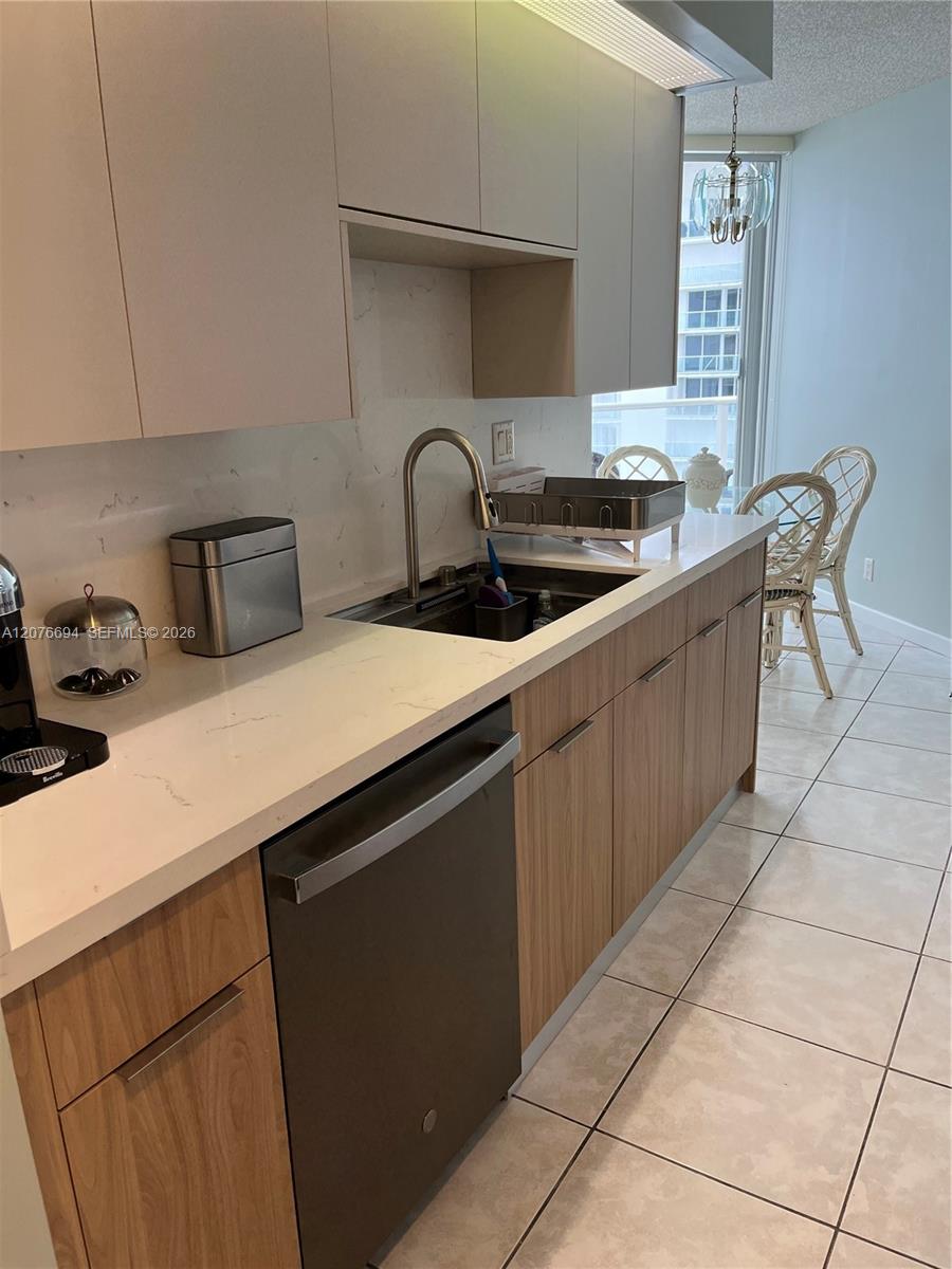 16485 Collins Ave # 2538