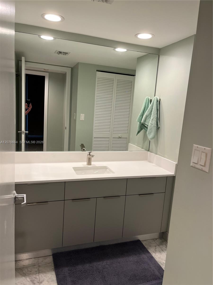 16485 Collins Ave # 2538
