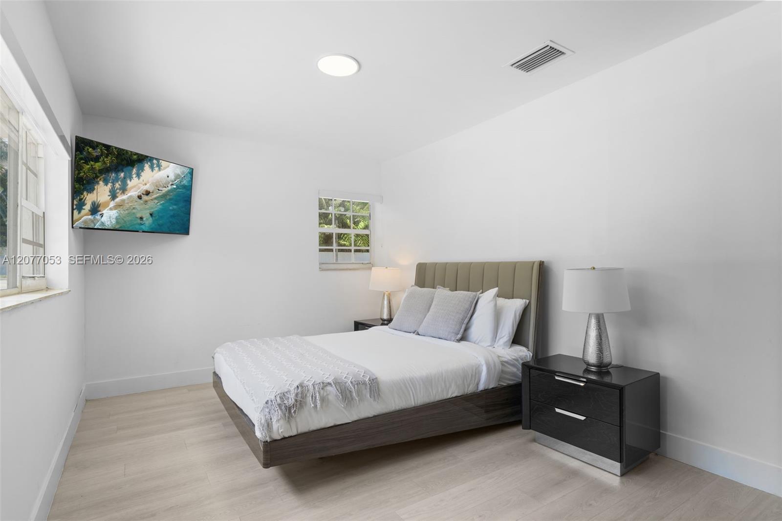 1308 Seabreeze Blvd