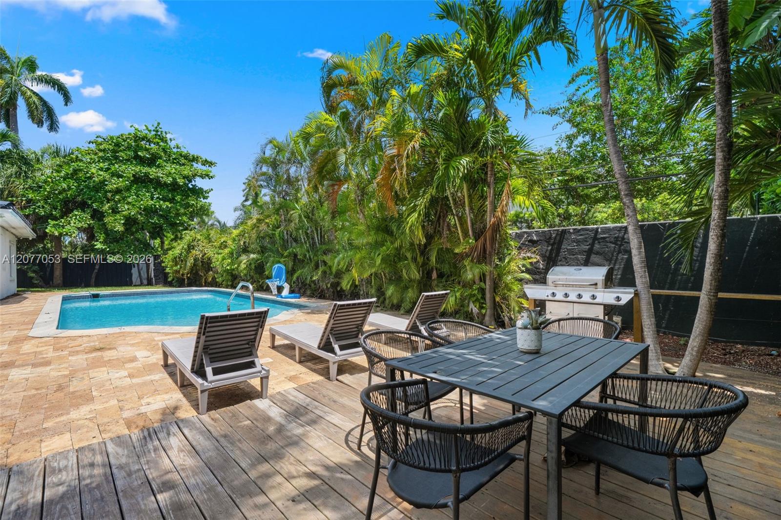 1308 Seabreeze Blvd