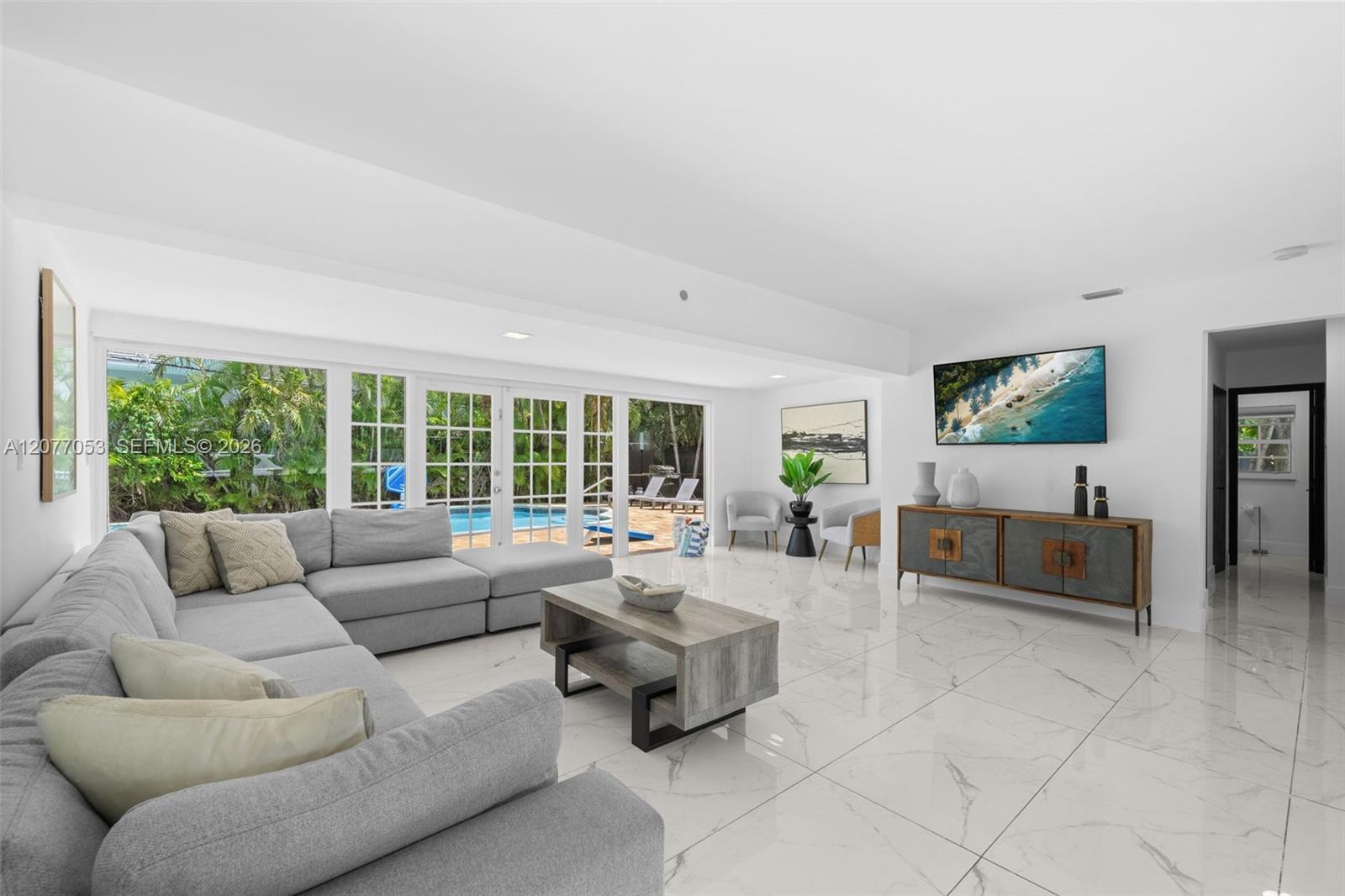 1308 Seabreeze Blvd