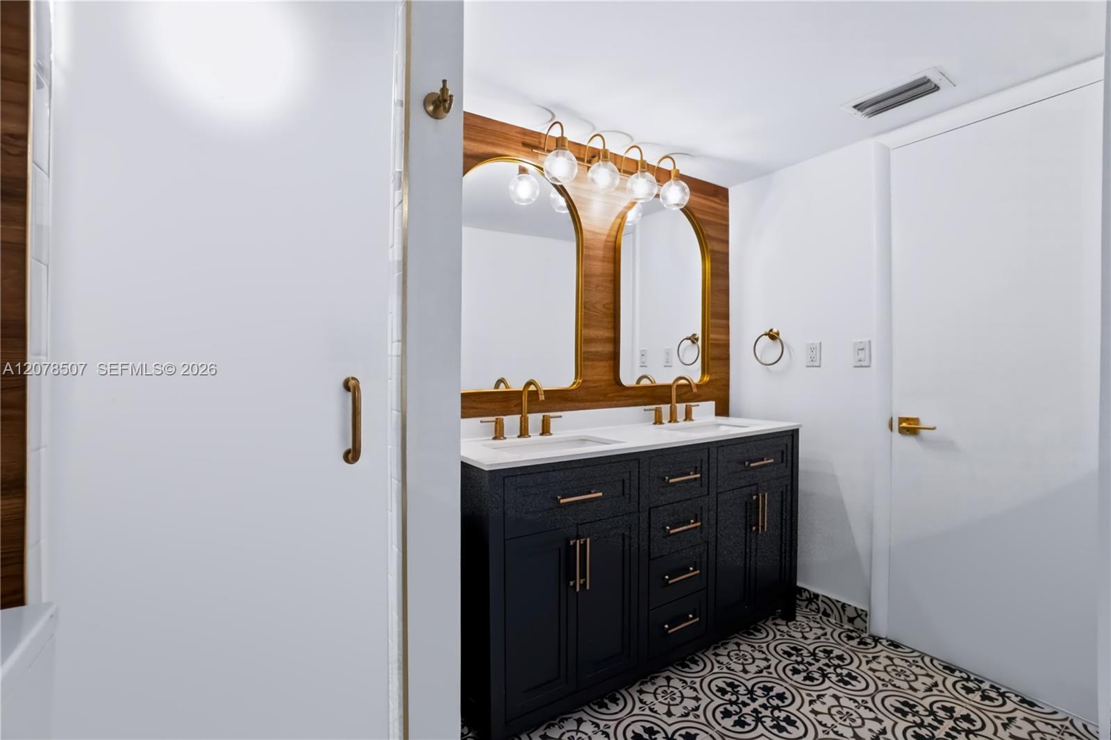 6423 S Collins Ave # 1702