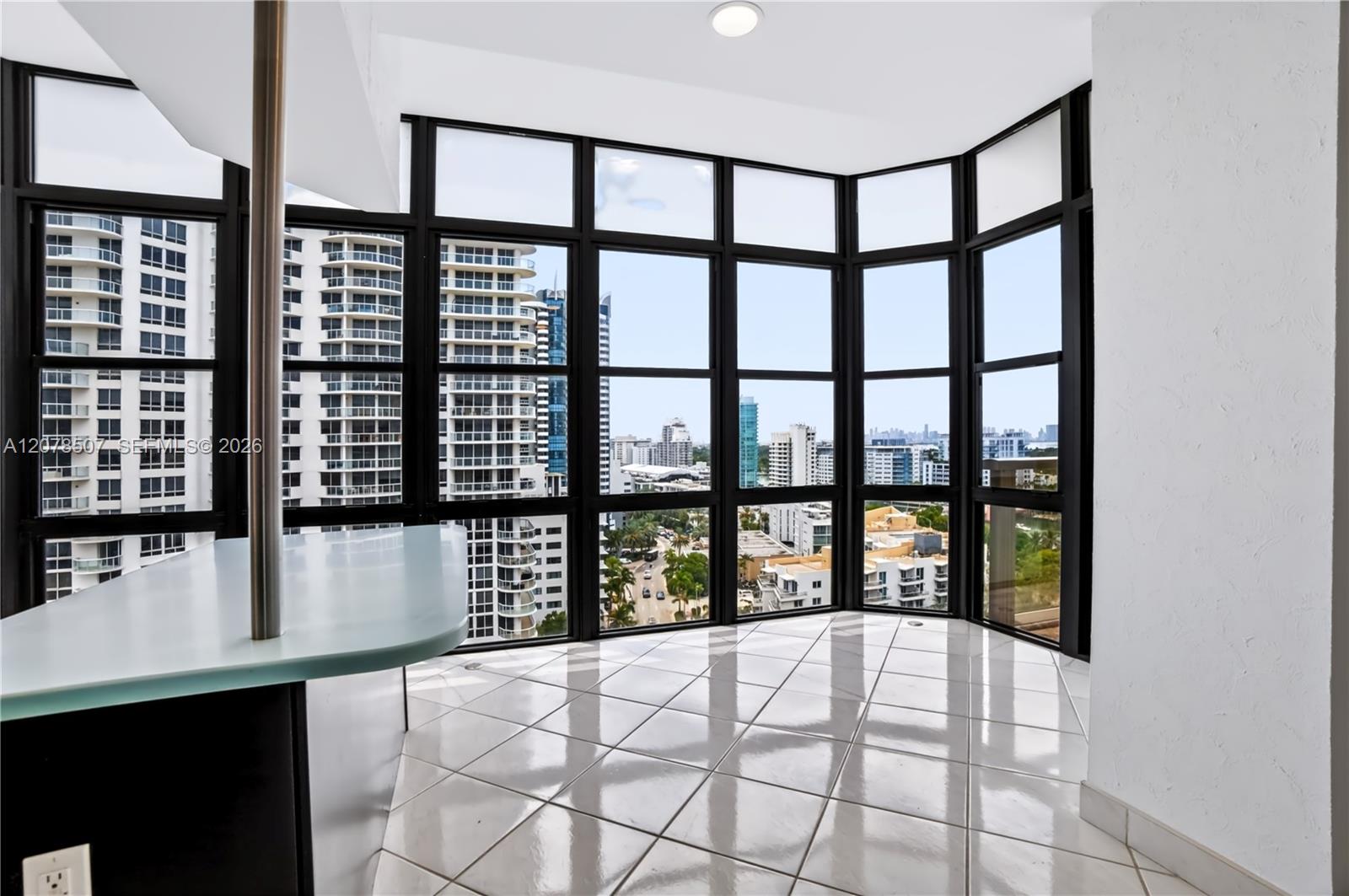 6423 S Collins Ave # 1702