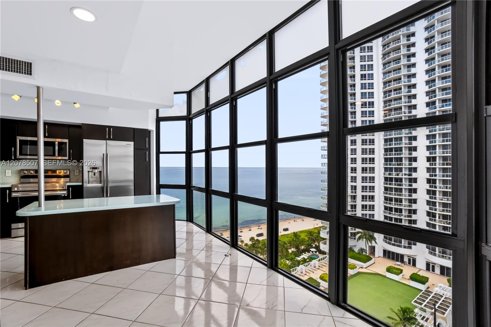 6423 S Collins Ave # 1702
