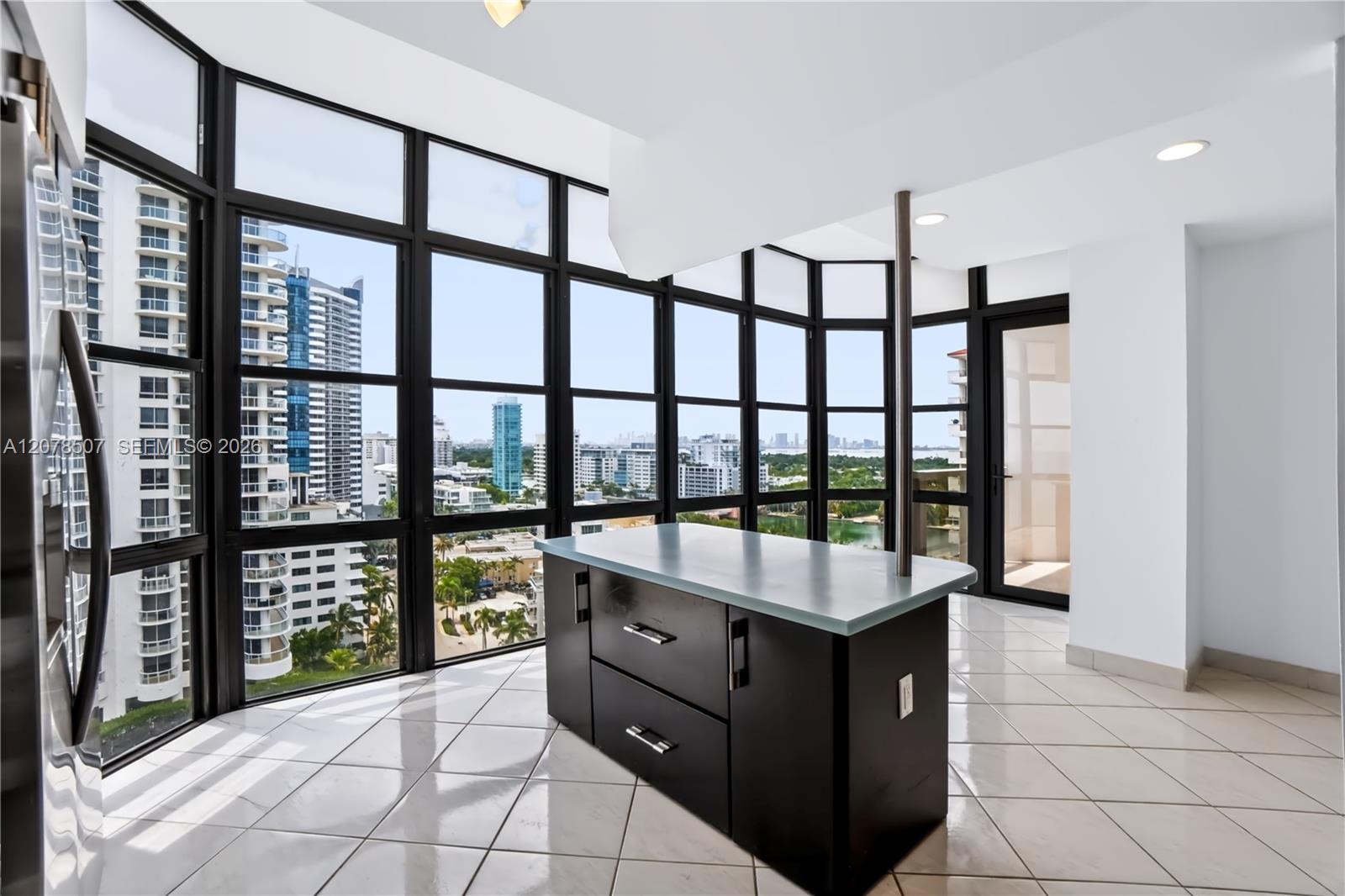 6423 S Collins Ave # 1702