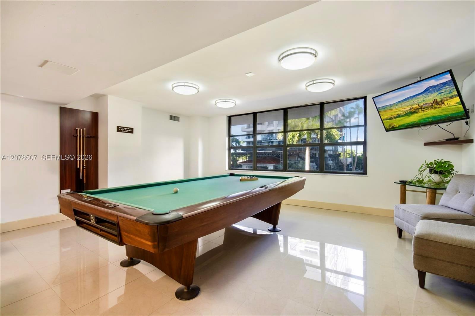 6423 S Collins Ave # 1702